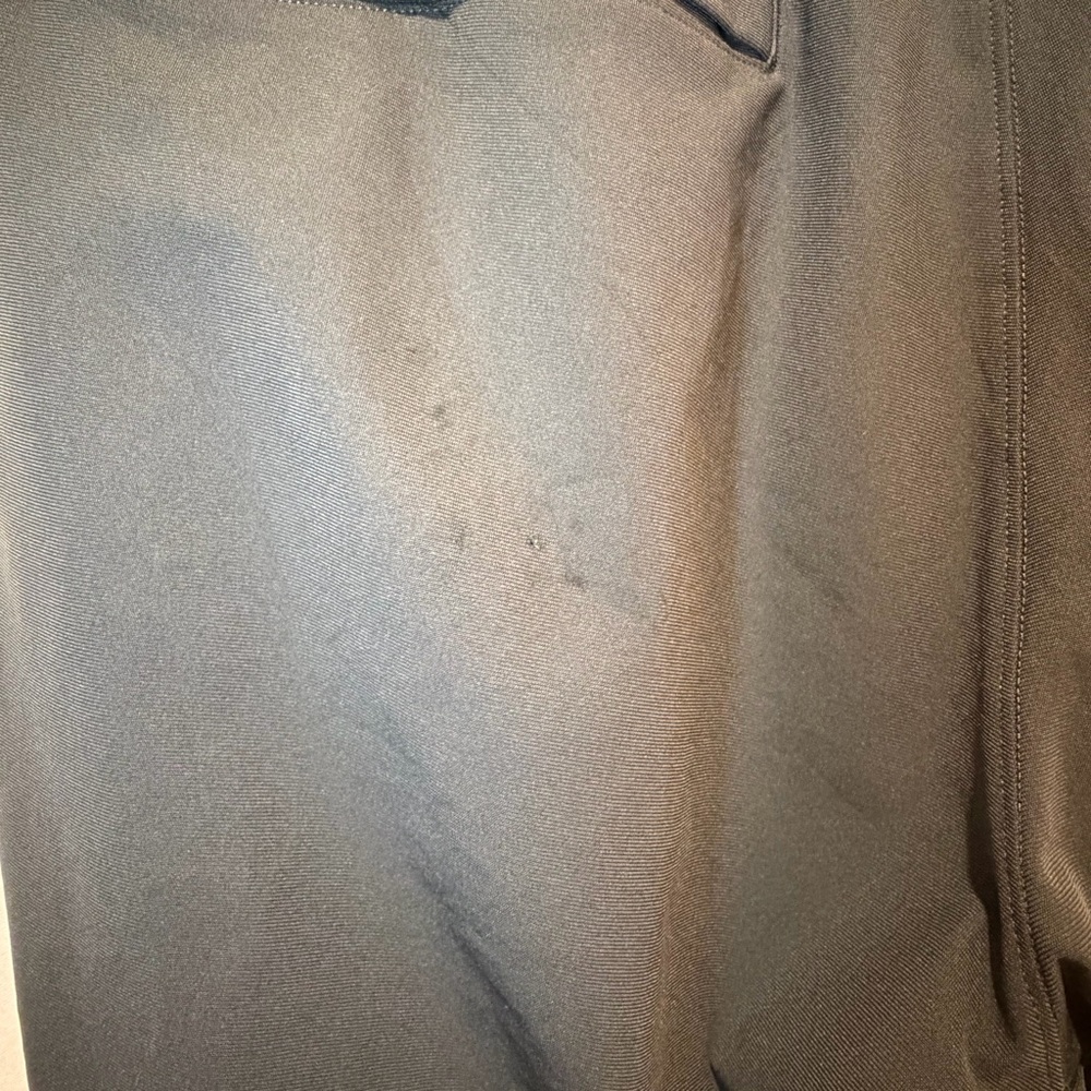 LuLuLemon Men’s Commission Pants Charcoal Chino Size 
33 - Picture 7 of 10